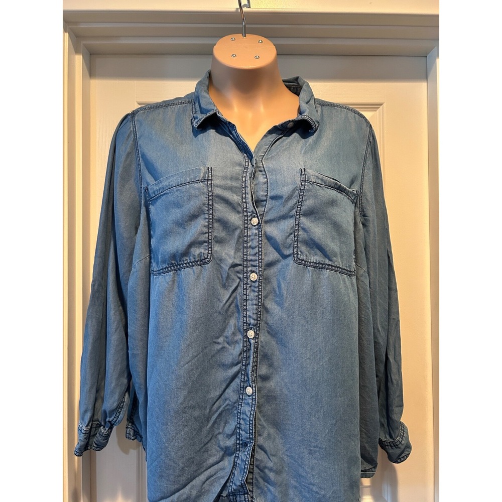 Torrid Button Front Denim Shirt Top Womens 4X Medium Wash Pockets Button Down